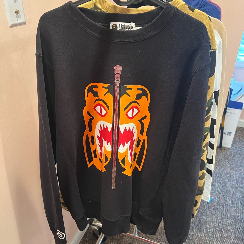 A BATHING APE TIGER CREWNECK MENS SWEATSHIRT